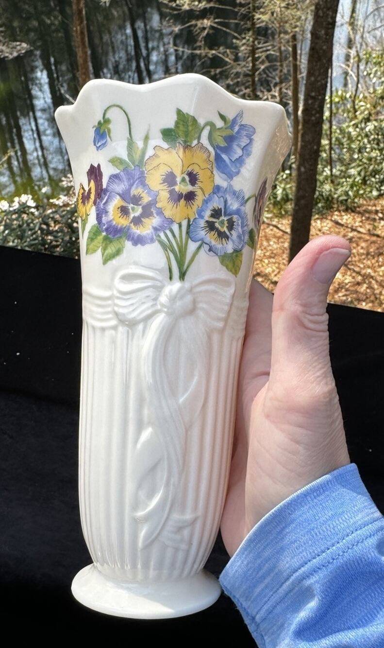 Rare Belleek ENCHANTED GARDEN Vase Pansies Violets Irish Porcelain Ireland -A35